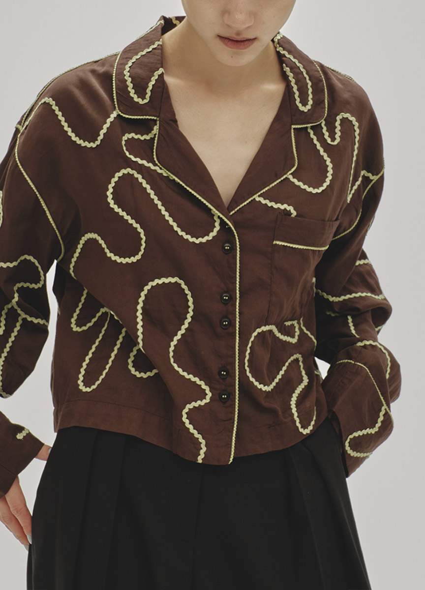 刺繡短版襯衫
